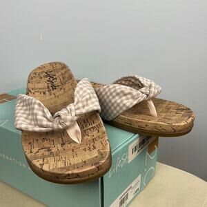 Lifestride Happy flip flop sandal new in box size 10 WIDE